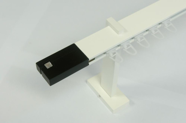 Garnýže SQUARE LINE bílá dvouřadá - KRYSTAL černá